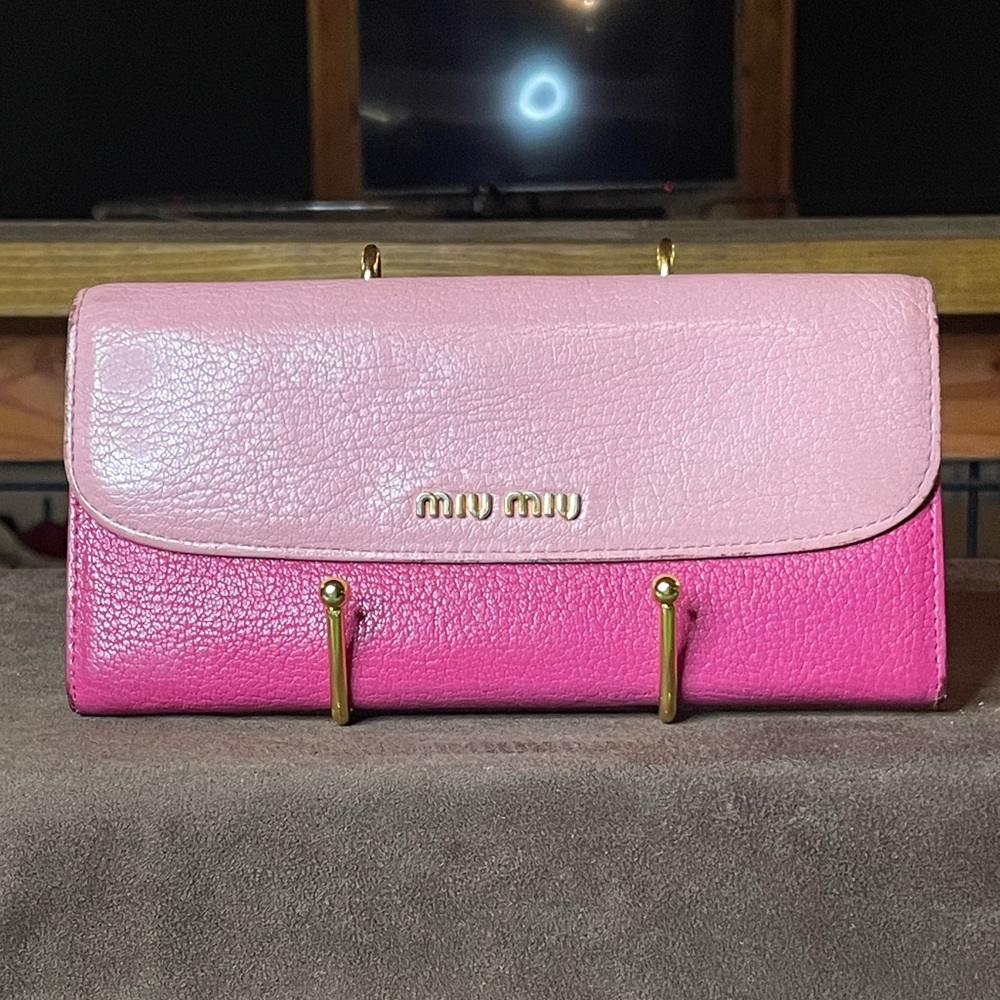 Miu Miu Madras bicolor wallet in a pink two-tone goatskin leather